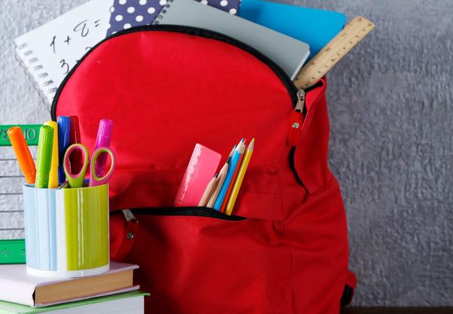 Material escolar: parcelar ou pagar à vista?