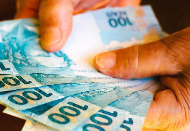 Salário Mínimo 2026: impactos no emprego, benefícios e contas do dia a dia