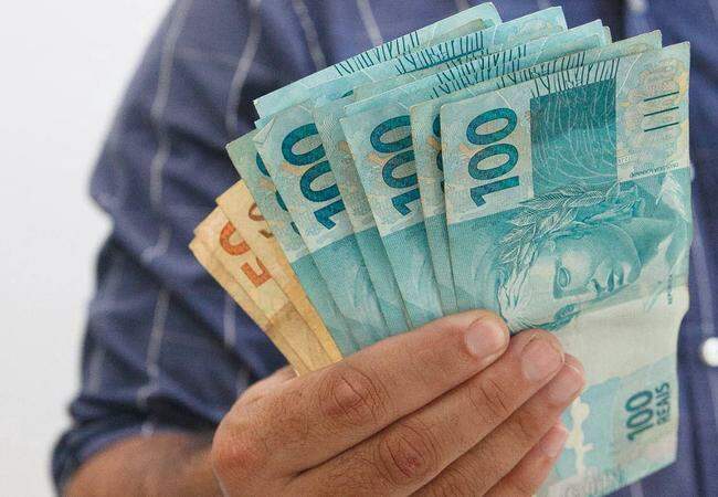 Mais equilíbrio e poder de compra: Governo projeta salário mínimo 2026 de R$1.630