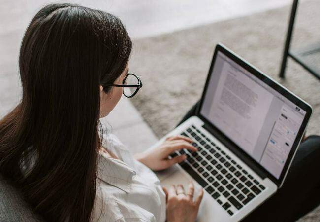 Trabalhar de casa: como economizar e aumentar sua renda com atividades remotas