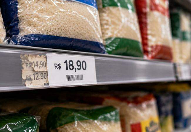 Inflação caiu, mas os preços continuam altos? Entenda o que acontece com seu bolso