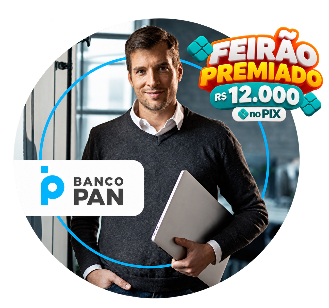 Homem de pé segurando um notebook, ao lado do logo do Banco PAN.